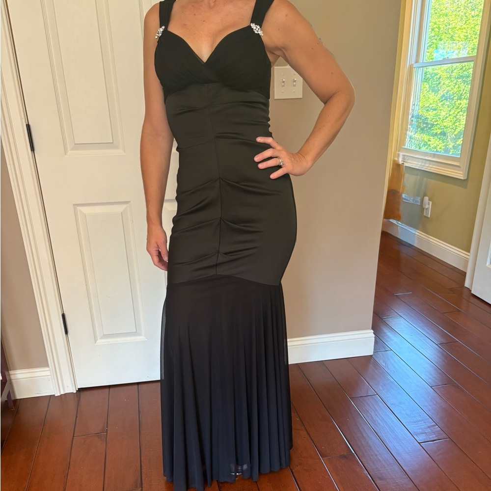 Elegant Black Maxi Dress